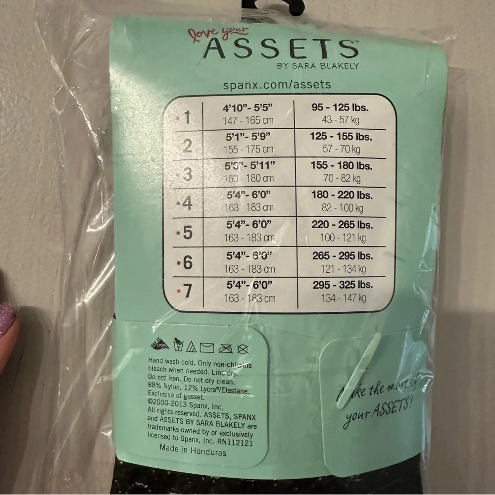 Assets by Sara Blakely Women’s Black Shaping Tights Textured Wishbone Sz 3 NWT
